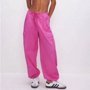 GOOD AMERICAN Parachute Cargo Trousers in Pink Size 4